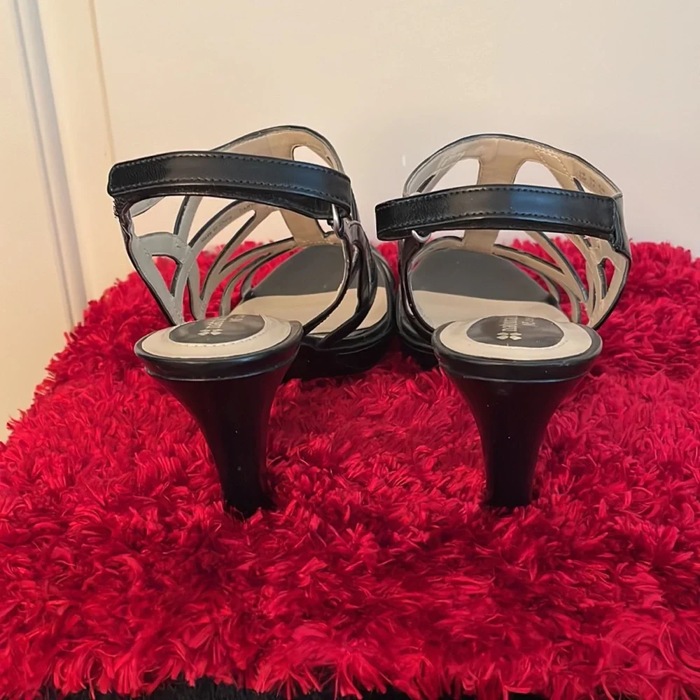 Naturalized. Black Leather Heel Size 9.5 - Picture 4 of 6